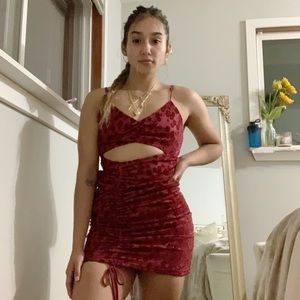 Burgundy floral ruched cut body on dress